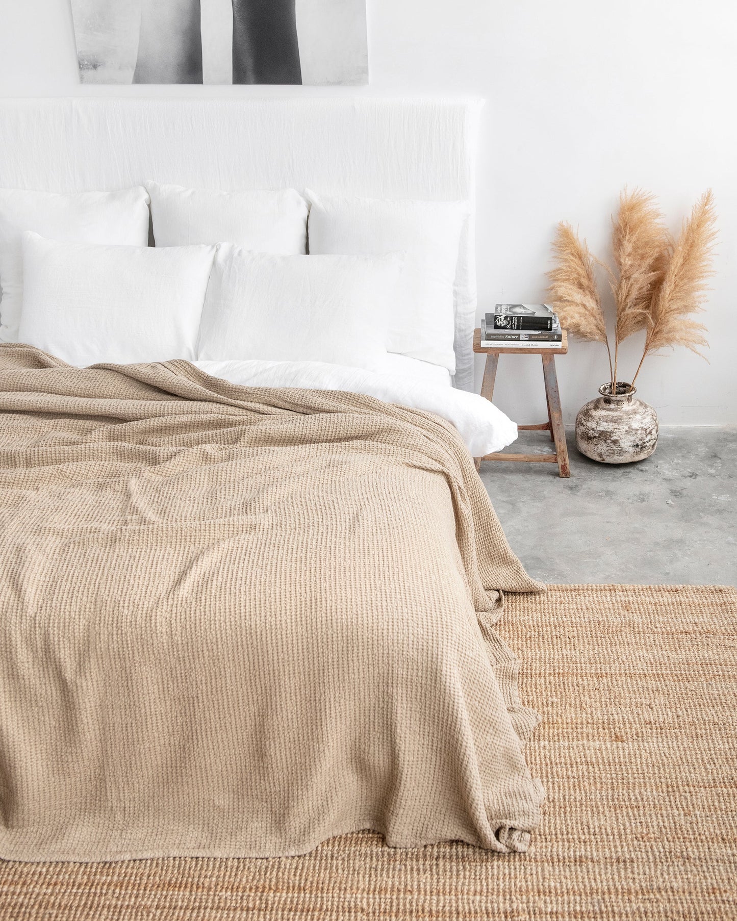 https://cdn.shopify.com/s/files/1/0640/8454/1699/products/beige-linen-waffle-blanket-3.jpg?v=1680277406