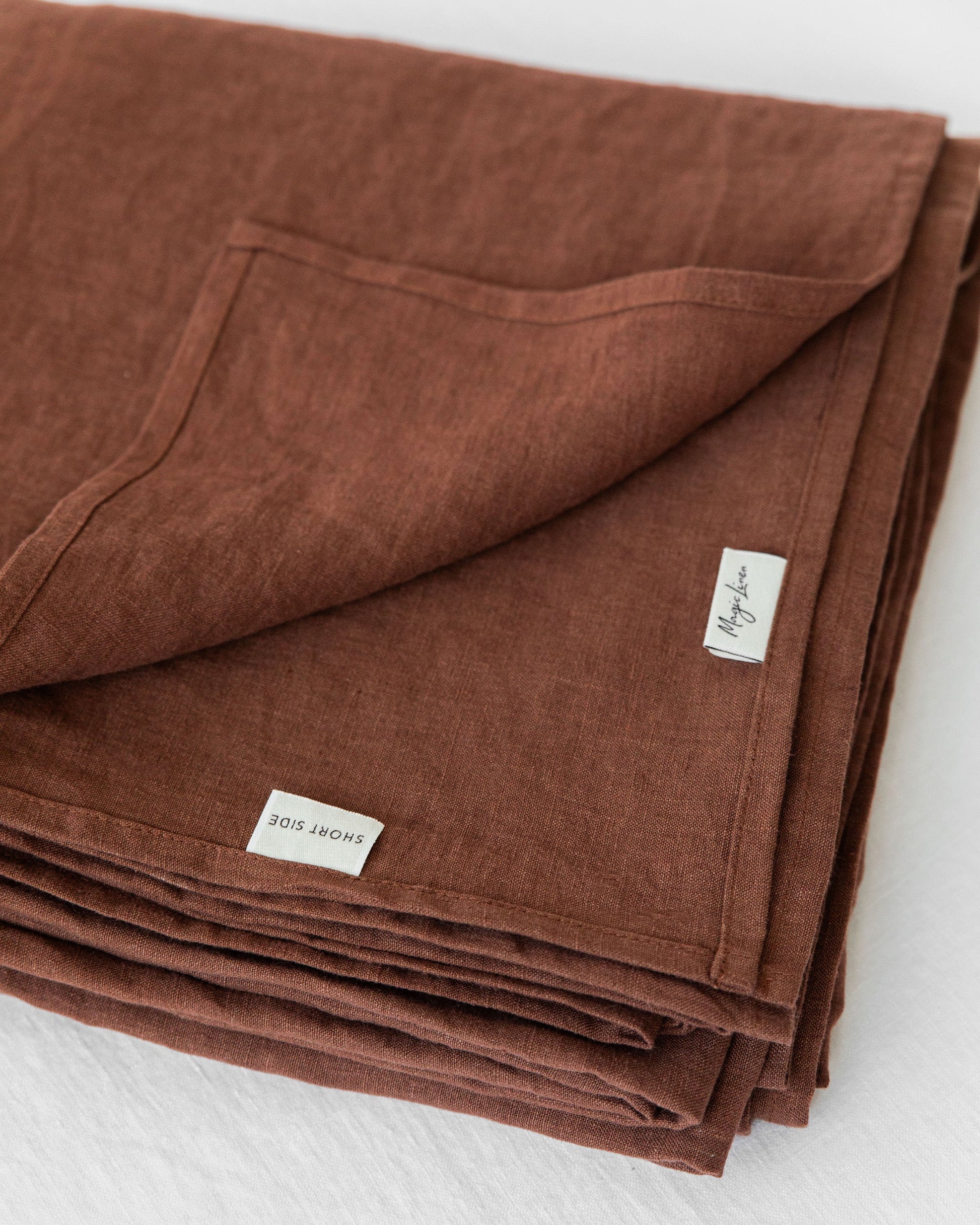 https://cdn.shopify.com/s/files/1/0640/8454/1699/files/chocolate-brown-linen-flat-sheet-1.jpg?v=1725371955