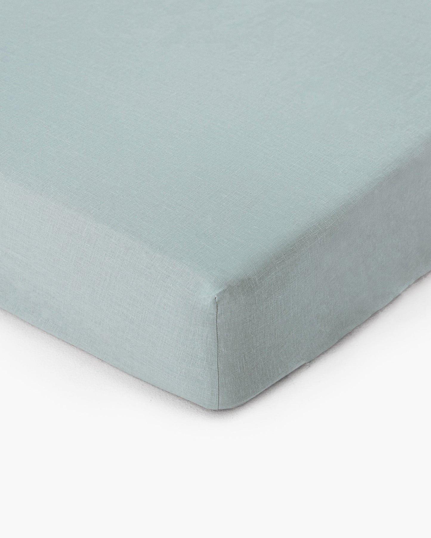 https://cdn.shopify.com/s/files/1/0640/8454/1699/files/dusty-blue-fitted-sheet-1.jpg?v=1697008702