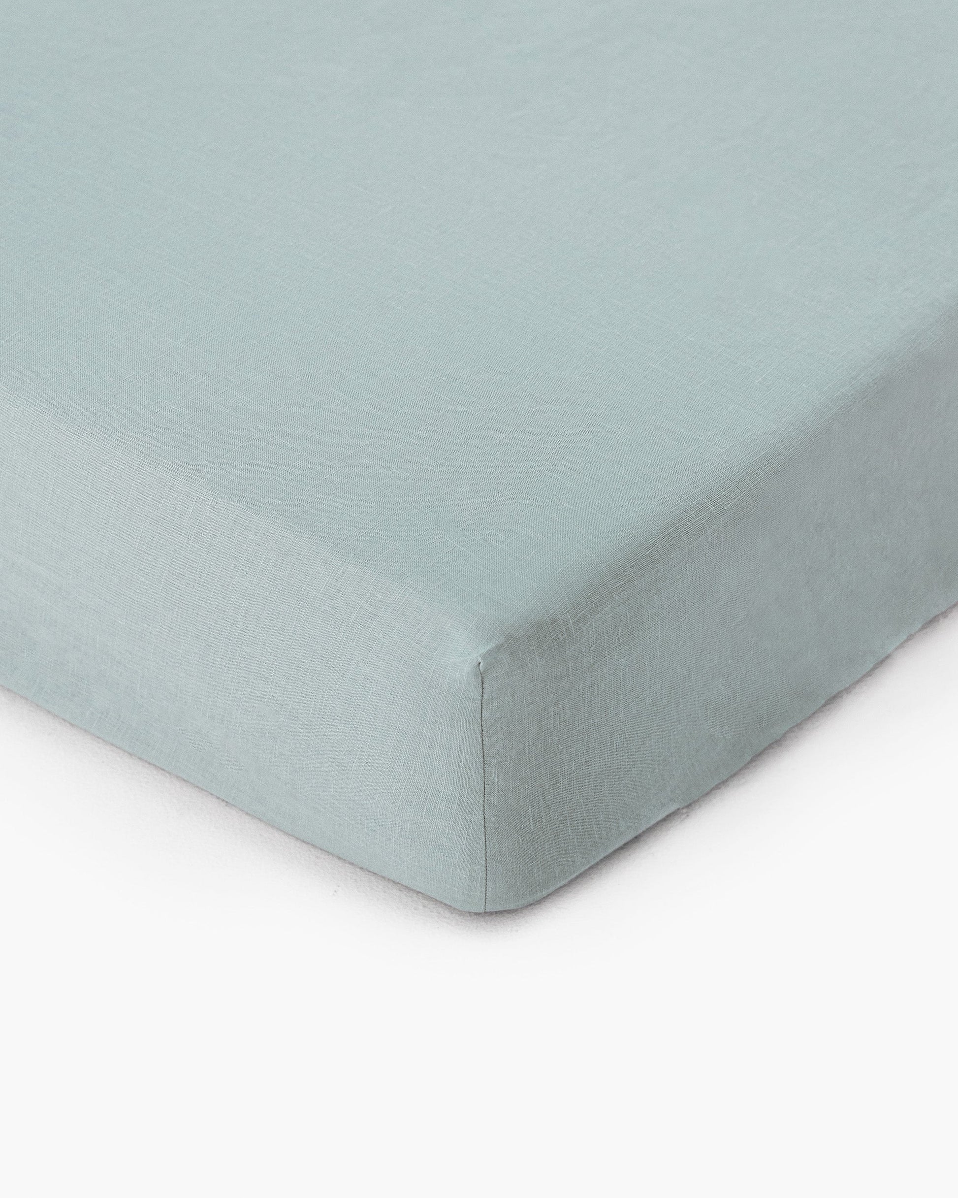https://cdn.shopify.com/s/files/1/0640/8454/1699/files/dusty-blue-fitted-sheet-1.jpg?v=1697008702