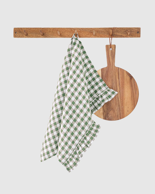 https://cdn.shopify.com/s/files/1/0640/8454/1699/files/forest-green-gingham-ruffle-tea-towel-1_42a55279-317b-45d9-8d28-0fc5a57883f8-noback.jpg?v=1712569915