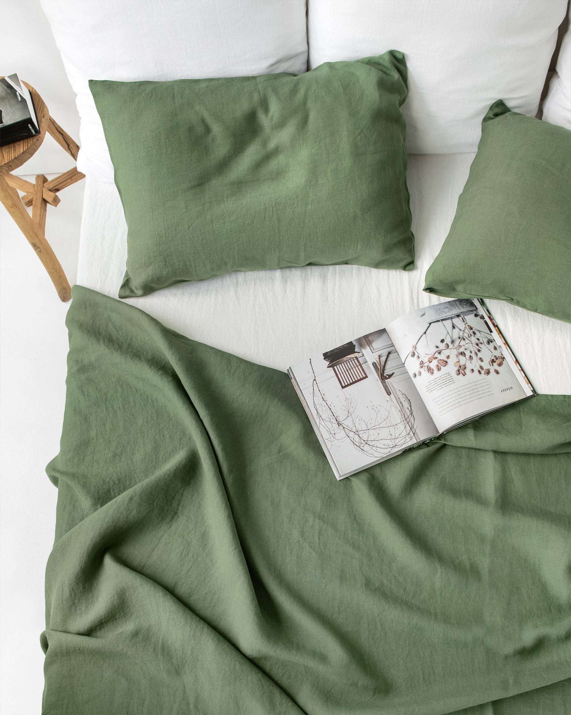 https://cdn.shopify.com/s/files/1/0640/8454/1699/products/forest-green-linen-flat-sheet-3.jpg?v=1764054840