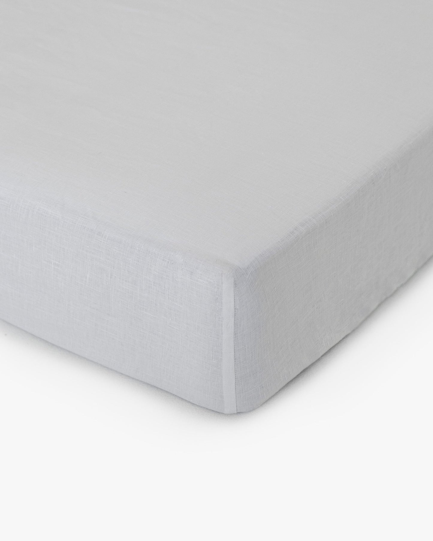 https://cdn.shopify.com/s/files/1/0640/8454/1699/files/light-gray-fitted-sheet-1.jpg?v=1697008944