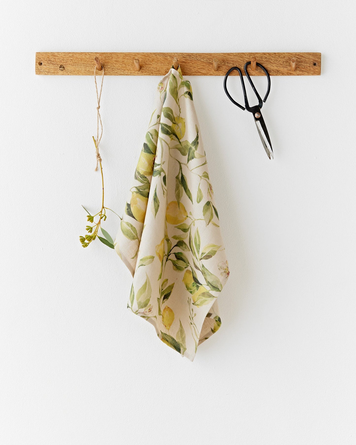 https://cdn.shopify.com/s/files/1/0640/8454/1699/files/linen-tea-towel-in-citrus-garden-print-on-natural-1.jpg?v=1749545408