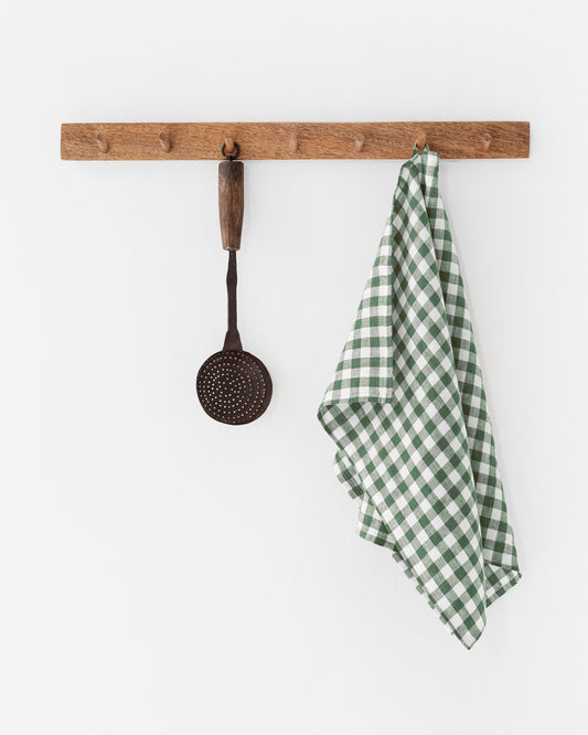 https://cdn.shopify.com/s/files/1/0640/8454/1699/files/linen-tea-towel-in-forest-green-gingham.jpg?v=1707386512