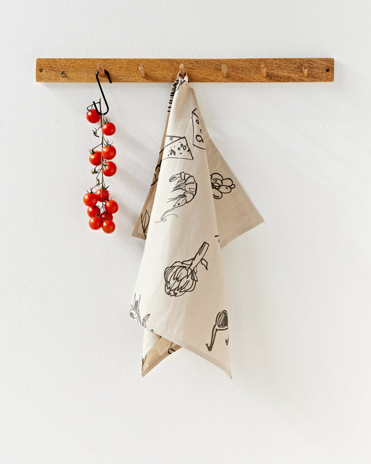 https://cdn.shopify.com/s/files/1/0640/8454/1699/files/linen-tea-towel-in-italian-summer-print-2.jpg?v=1749545431