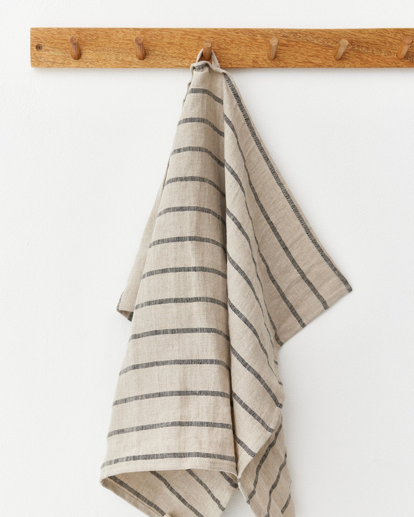 https://cdn.shopify.com/s/files/1/0640/8454/1699/files/linen-tea-towel-in-subtle-lines-2.jpg?v=1758028456