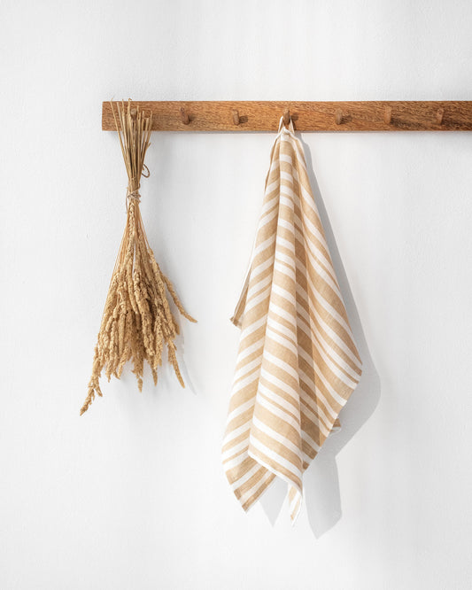 https://cdn.shopify.com/s/files/1/0640/8454/1699/products/linen-tea-towel-striped-in-sandy-beige.jpg?v=1754487113