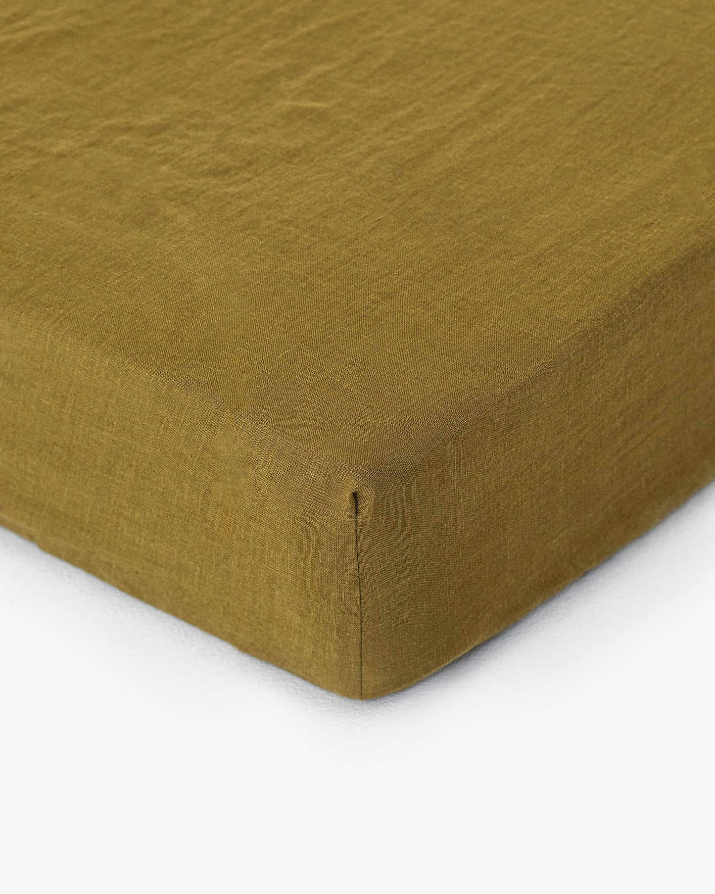 https://cdn.shopify.com/s/files/1/0640/8454/1699/files/olive-green-fitted-sheet-1.jpg?v=1697009192