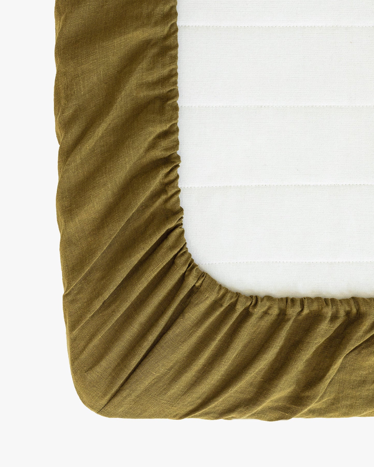 https://cdn.shopify.com/s/files/1/0640/8454/1699/files/olive-green-fitted-sheet-2.jpg?v=1697009192